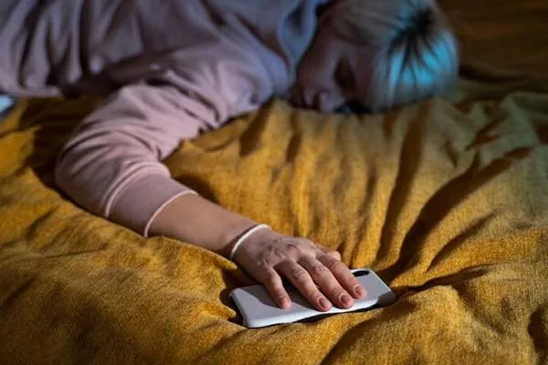 با این نکات دیگه موبایل بالای سرت نمیزاری!
