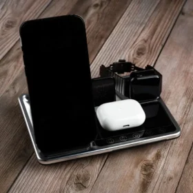شارژر بی سیم 4 کاره 15 واتی گرین لاین مدل Charging Station