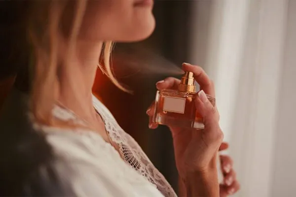 چرا یک عطر روی افراد مختلف بوی متفاوتی دارد